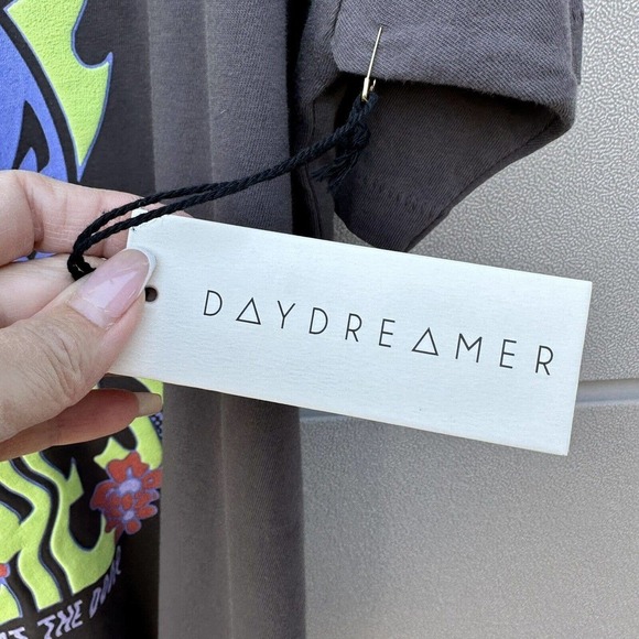 DAYDREAMER We are One Under Sun Merch Tee Sz L - Picture 10 of 12
